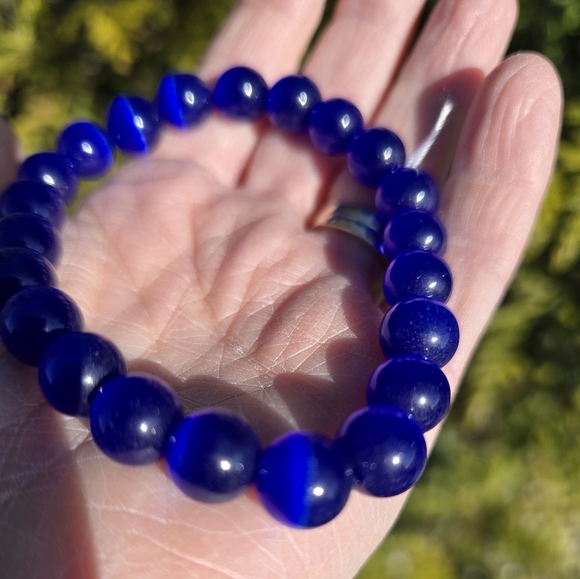 10mm Natural Blue Cat Eye - Picture 2 of 11